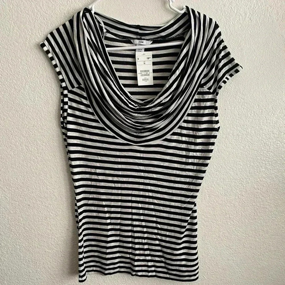 💥🆕 H&M White & Black Striped Cowl Neck Top M🆕 - Picture 2 of 7